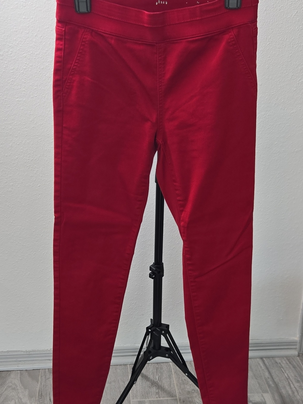 Soho Red Women's Stretch Pull-On Leggings